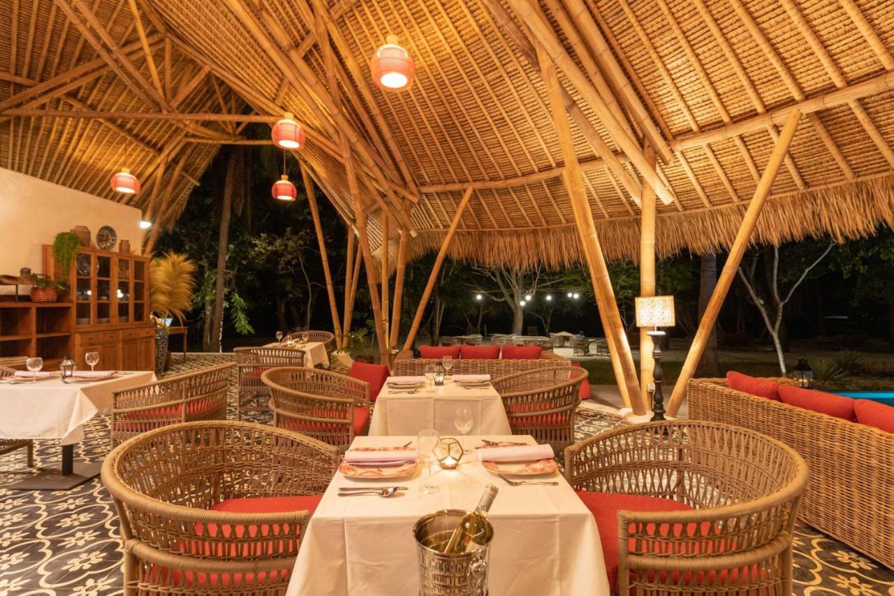 Amahelia Luxury Resort & Restaurant - Гили-Асахан Экстерьер фото