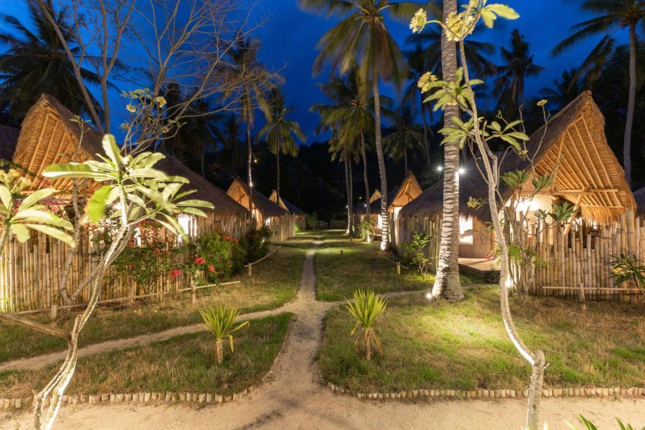 Amahelia Luxury Resort & Restaurant - Гили-Асахан Экстерьер фото